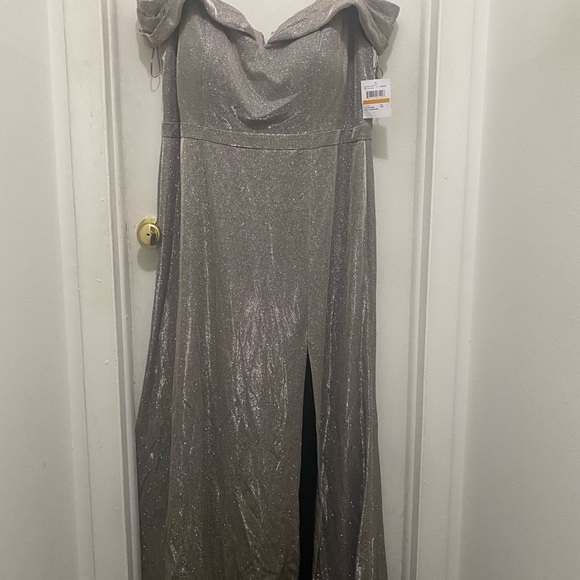 Morgan & Co. Dress - Picture 5 of 7